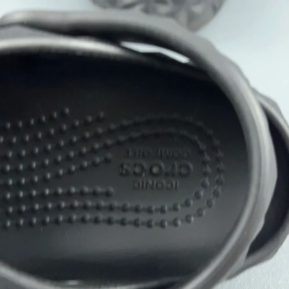 Crocs Kids Classic Geometric Clogs Black size 11 C Boys Girls Unisex Sandals